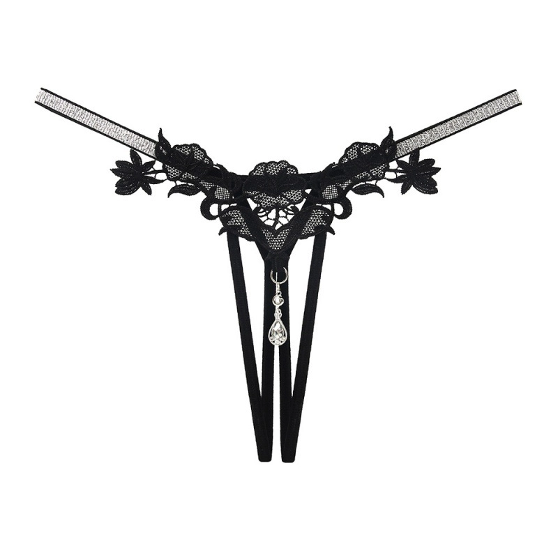 華やかなレースとジュエリー付きTバック