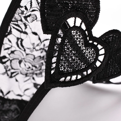 ハートモチーフのセクシーショーツ