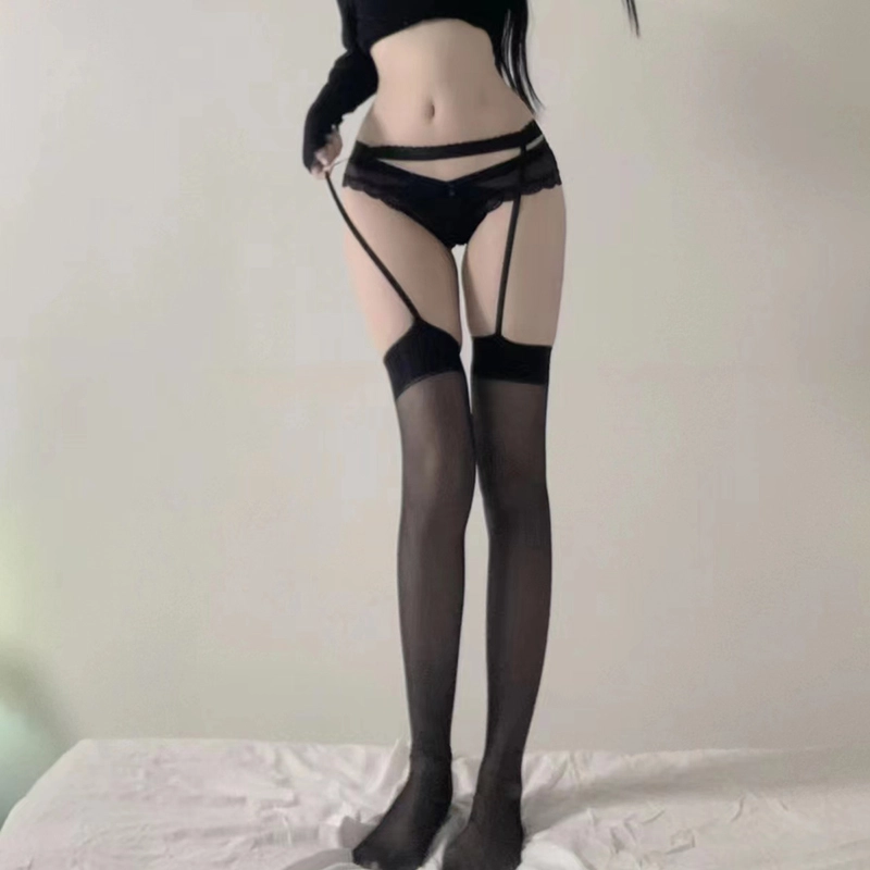 ガーターベルト付きランジェリーセット